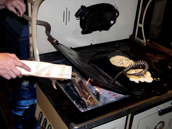 Does anyone use a wood cookstove all year? - Homesteading Questions